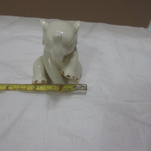 Elephant Baby Figurine about 2,5”tall LENOX Vintage Porcelain Trunk 24k Gold - Picture 8 of 8